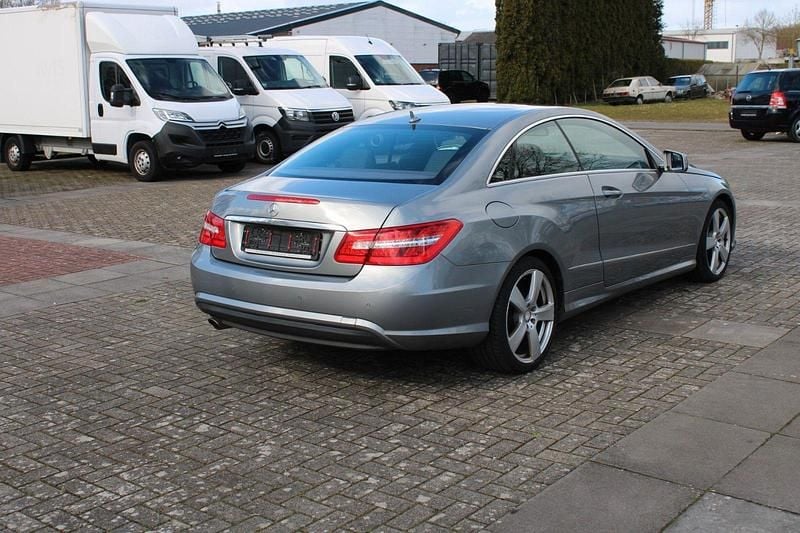 Usata Mercedes E200 184 CV (135 kW) 2013 Argento Coupé