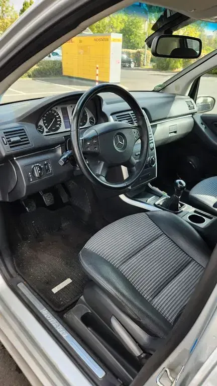 Gebraucht Mercedes 200 140 PS (102 kW) 2008 Silber Limousine