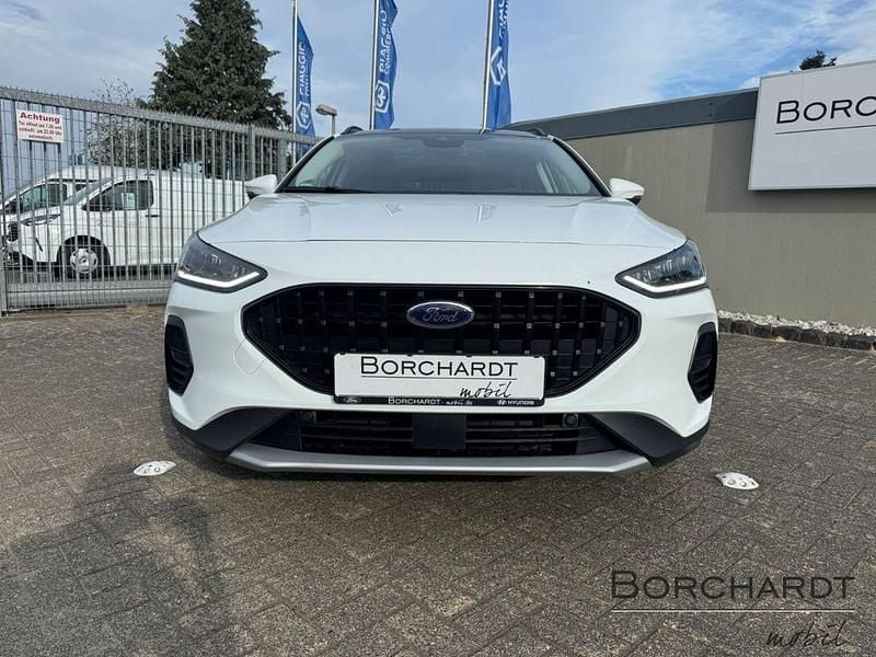 Używany Ford Focus Active X 155 KM (114 kW) 2023 Biały Sedan/Limuzyna