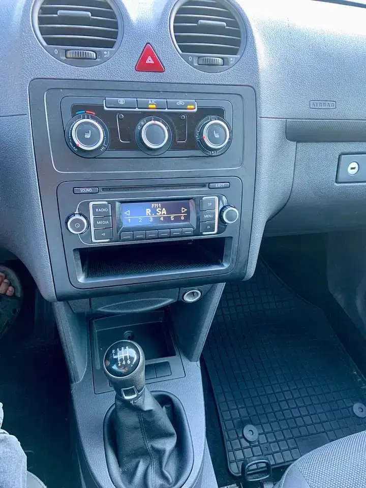 Gebraucht VW Caddy Comfortline 110 PS (80 kW) 2015 Grün Van / Kleinbus