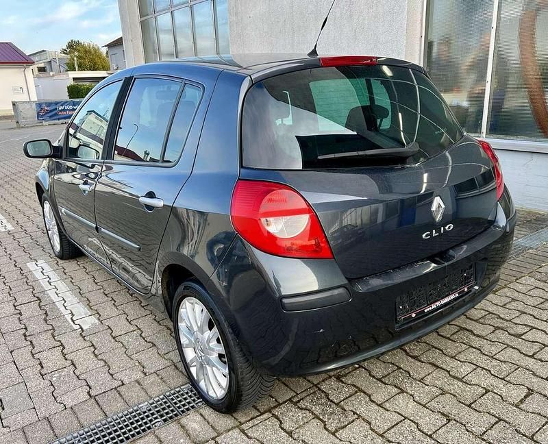Gebraucht Renault Clio II Dynamique 86 PS (63 kW) 2007 Other Limousine