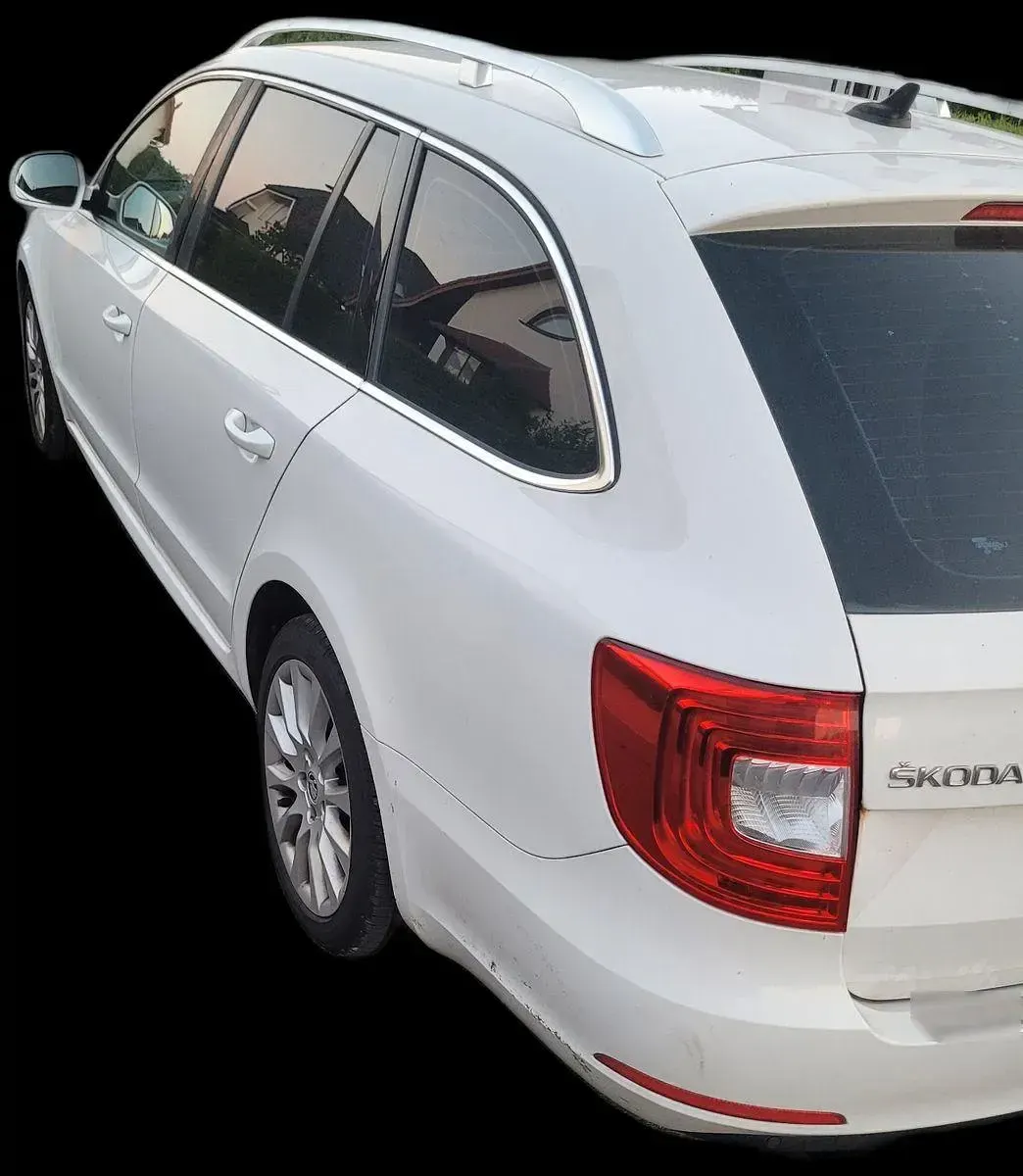Gebraucht Skoda Superb Ambition 170 PS (125 kW) 2015 Weiß Kombi