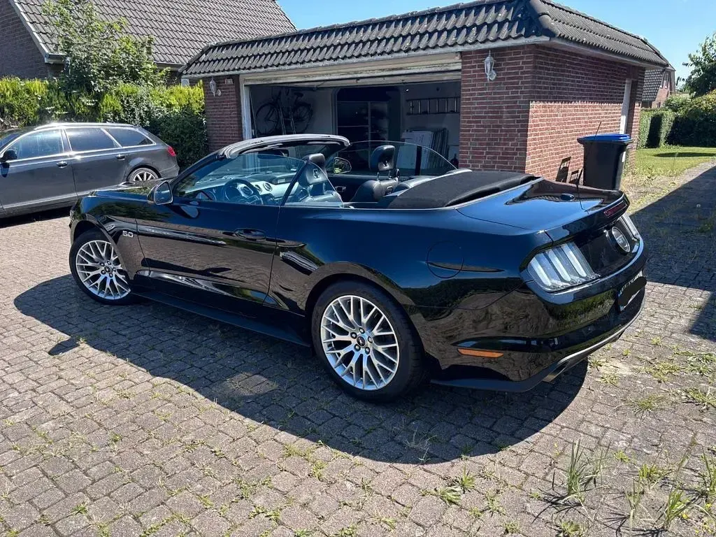Gebraucht Ford Mustang GT 421 PS (309 kW) 2017 Schwarz Cabrio