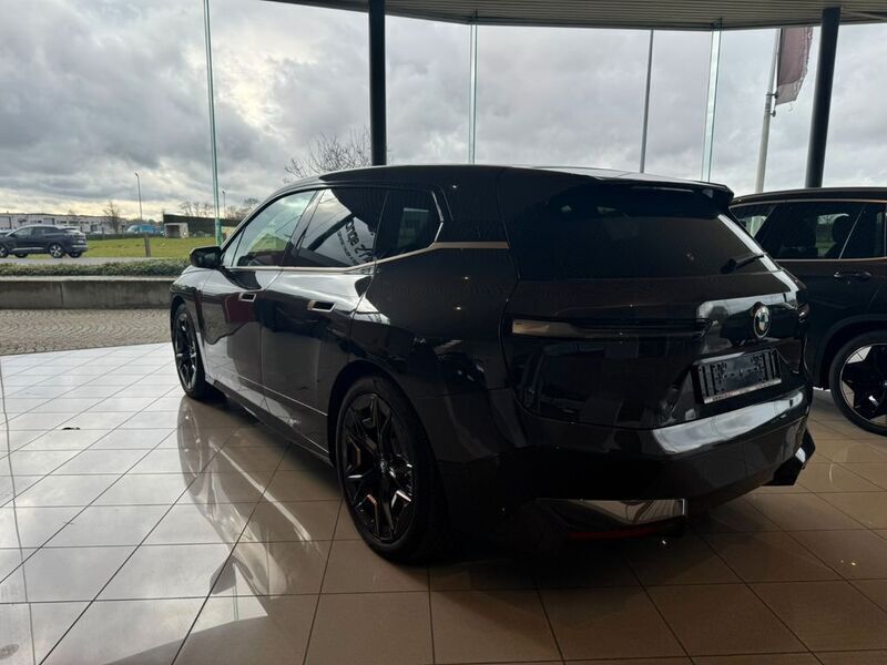 Gebraucht BMW iX Performance 455 kW (619 PS) 2023 Grau SUV