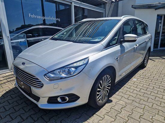 Gebraucht Ford S-MAX Titanium 150 PS (110 kW) 2019 Silber Van / Kleinbus