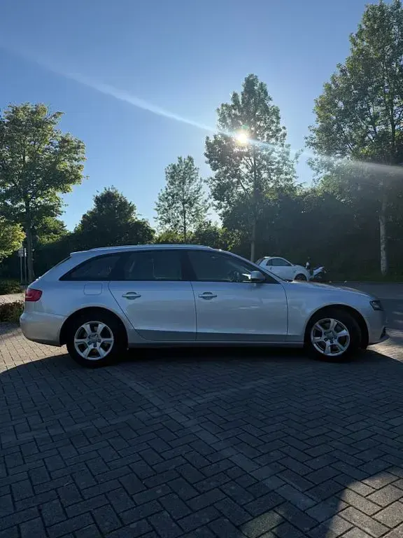 Gebraucht Audi A4 Ambiente 120 PS (88 kW) 2010 Silber Kombi