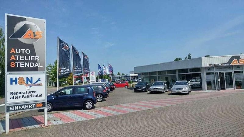 Gebraucht VW Touran Highline 150 PS (110 kW) 2019 Atlantik blue metallic Van / Kleinbus