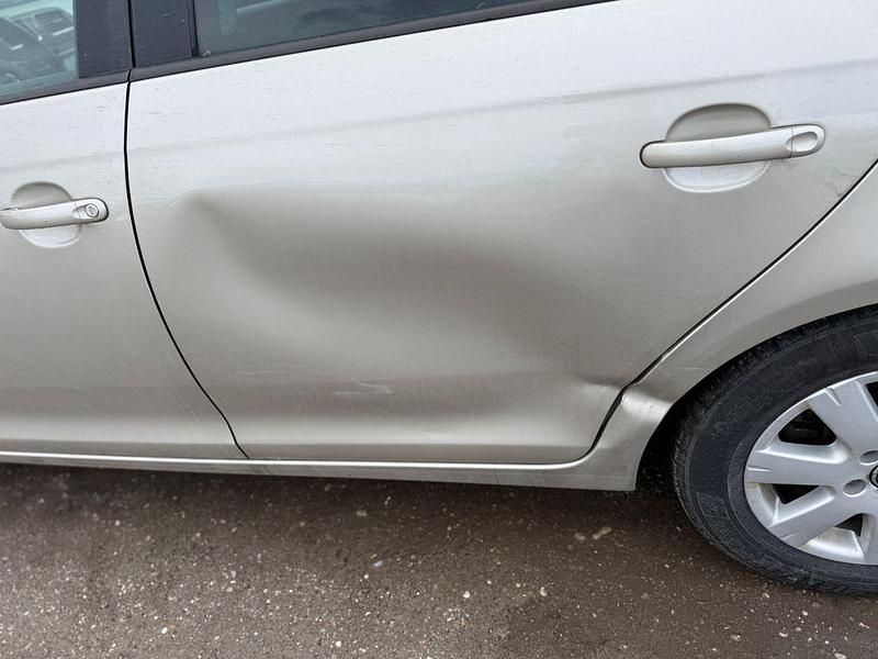 Gebraucht VW Golf VI Match 105 PS (77 kW) 2012 Silber Kleinwagen