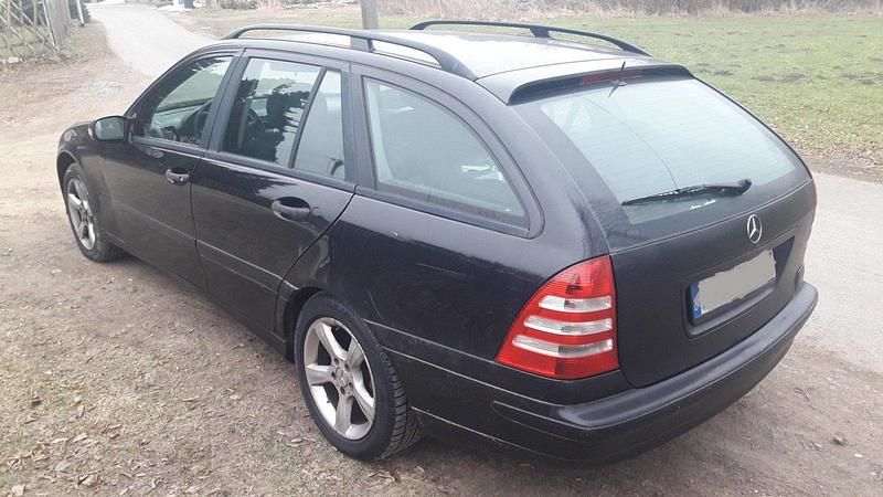 Gebraucht Mercedes C180 Avantgarde 143 PS (105 kW) 2006 Schwarz Kombi