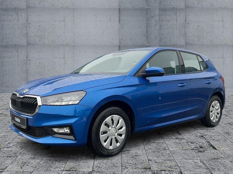Neu Skoda Fabia Essence 95 PS (69 kW) 2025 Blau Limousine