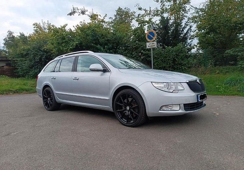 Gebraucht Skoda Superb 260 PS (191 kW) 2011 Grau Kombi