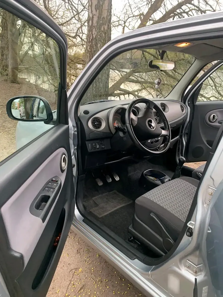 Gebraucht Daihatsu Trevis 58 PS (42 kW) 2009 Silber Kleinwagen