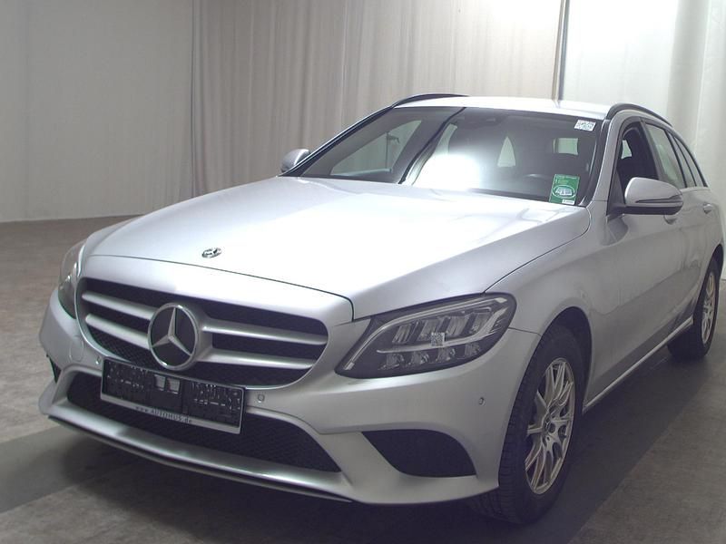 Gebraucht Mercedes C200 160 PS (117 kW) 2021 Silber Limousine