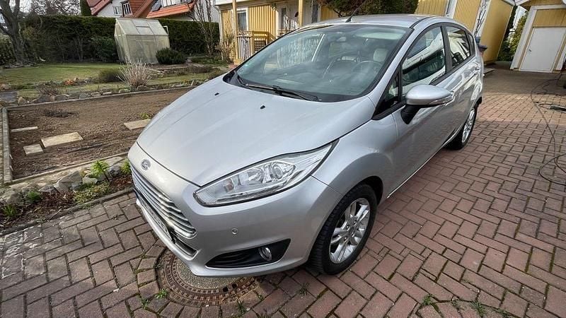 Gebraucht Ford Fiesta SYNC Edition 80 PS (58 kW) 2015 Grau Limousine