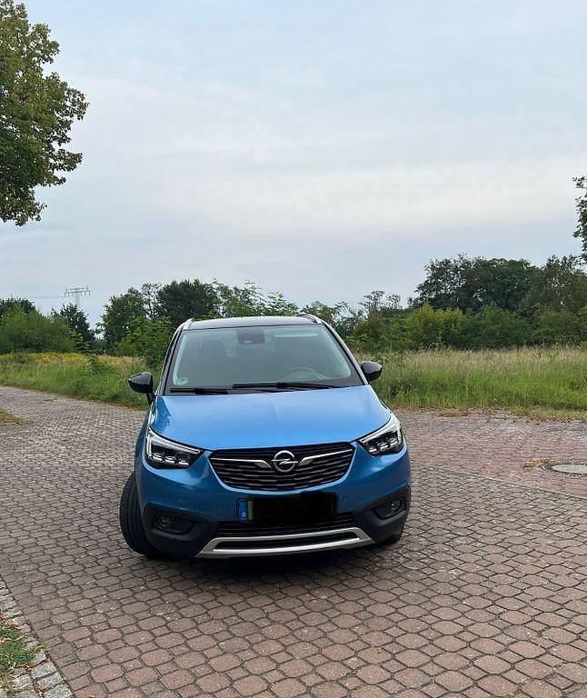 Blau Gebraucht 2018 Opel Crossland Ultimate SUV | 13.500 € (Fairer Preis) - Bild 1/4