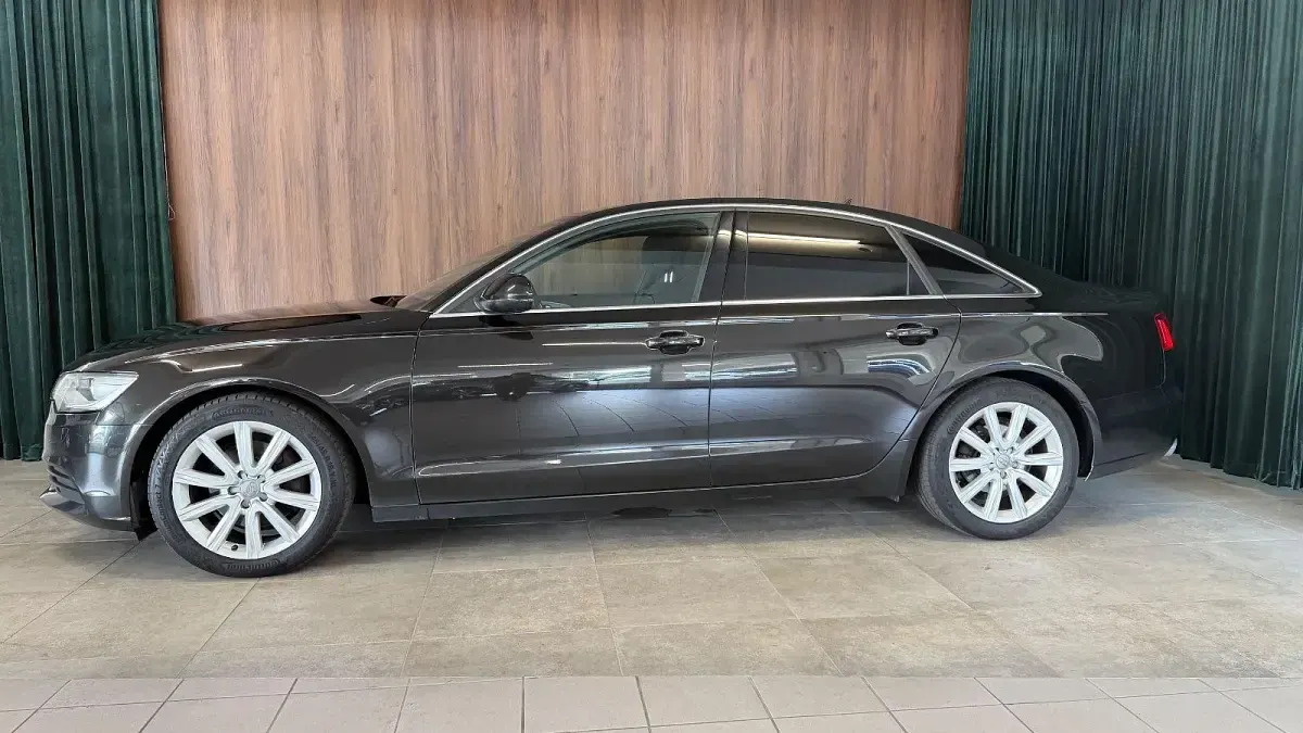 Gebraucht Audi A6 Sport 204 PS (150 kW) 2013 Schwarz Limousine