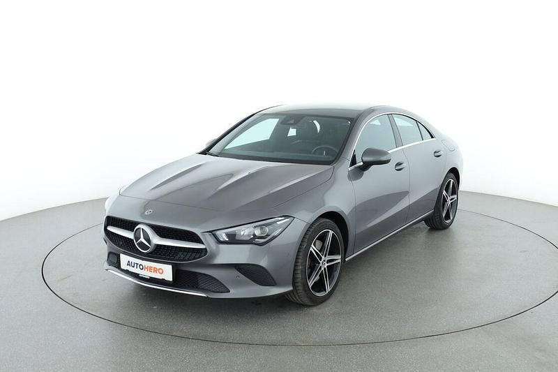 Grau Gebraucht 2020 Mercedes CLA220 Progressive Limousine | 28.190 € (Fairer Preis) - Bild 1/3