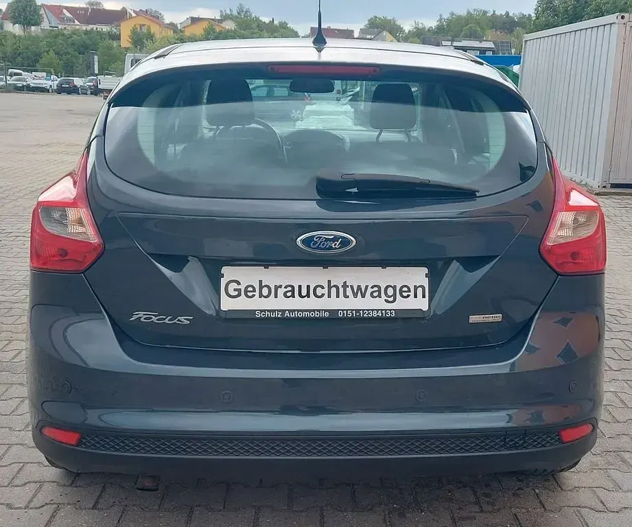 Gebraucht Ford Focus Champions Edition 116 PS (85 kW) 2013 Grau Limousine