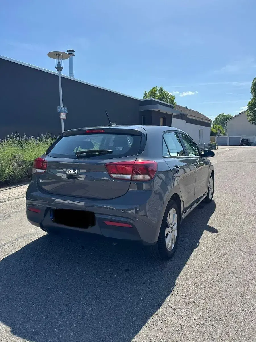 Gebraucht Kia Rio Vision 84 PS (61 kW) 2022 Grau Limousine