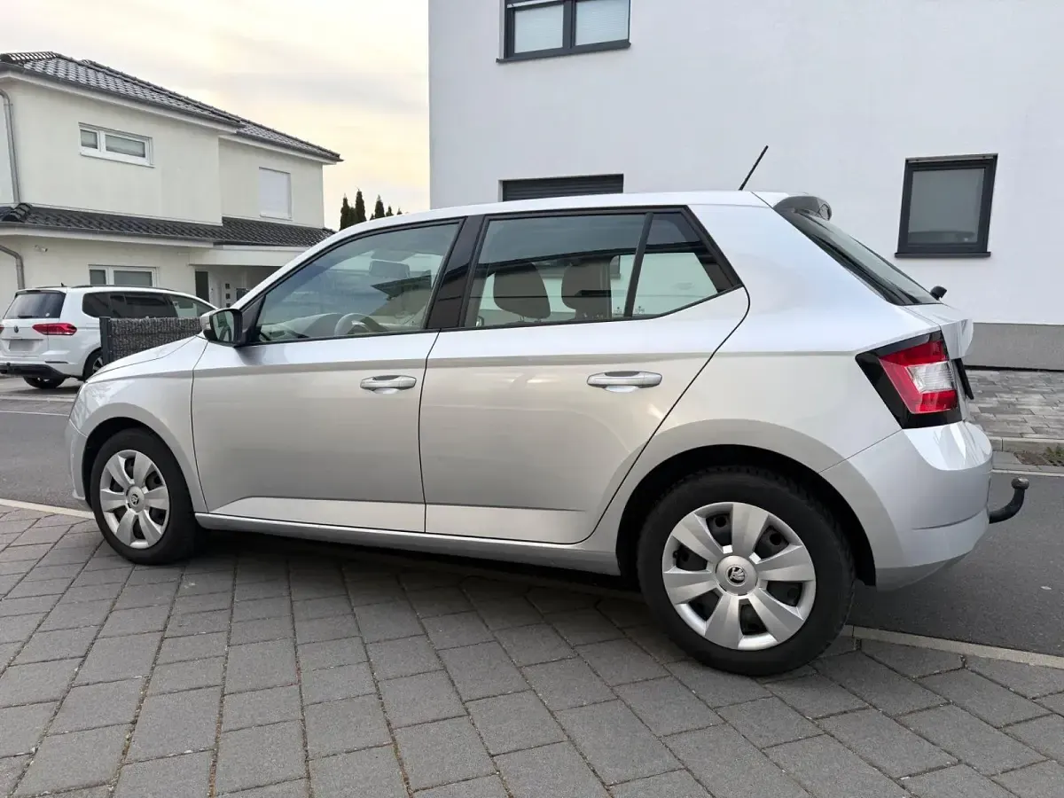 Gebraucht Skoda Fabia 60 PS (44 kW) 2018 Schwarz Kleinwagen