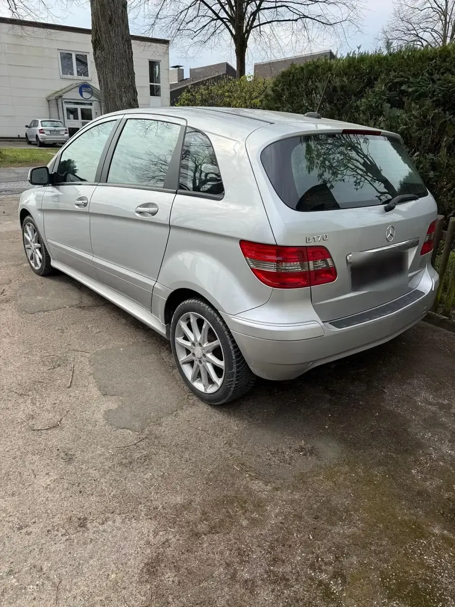 Gebraucht Mercedes B170 116 PS (85 kW) 2009 Silber Van / Kleinbus