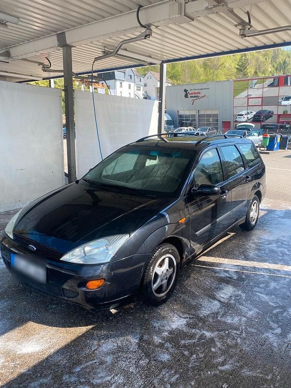 Second-hand Ford Focus 115 CP (84 kW) 2000 Negru Break