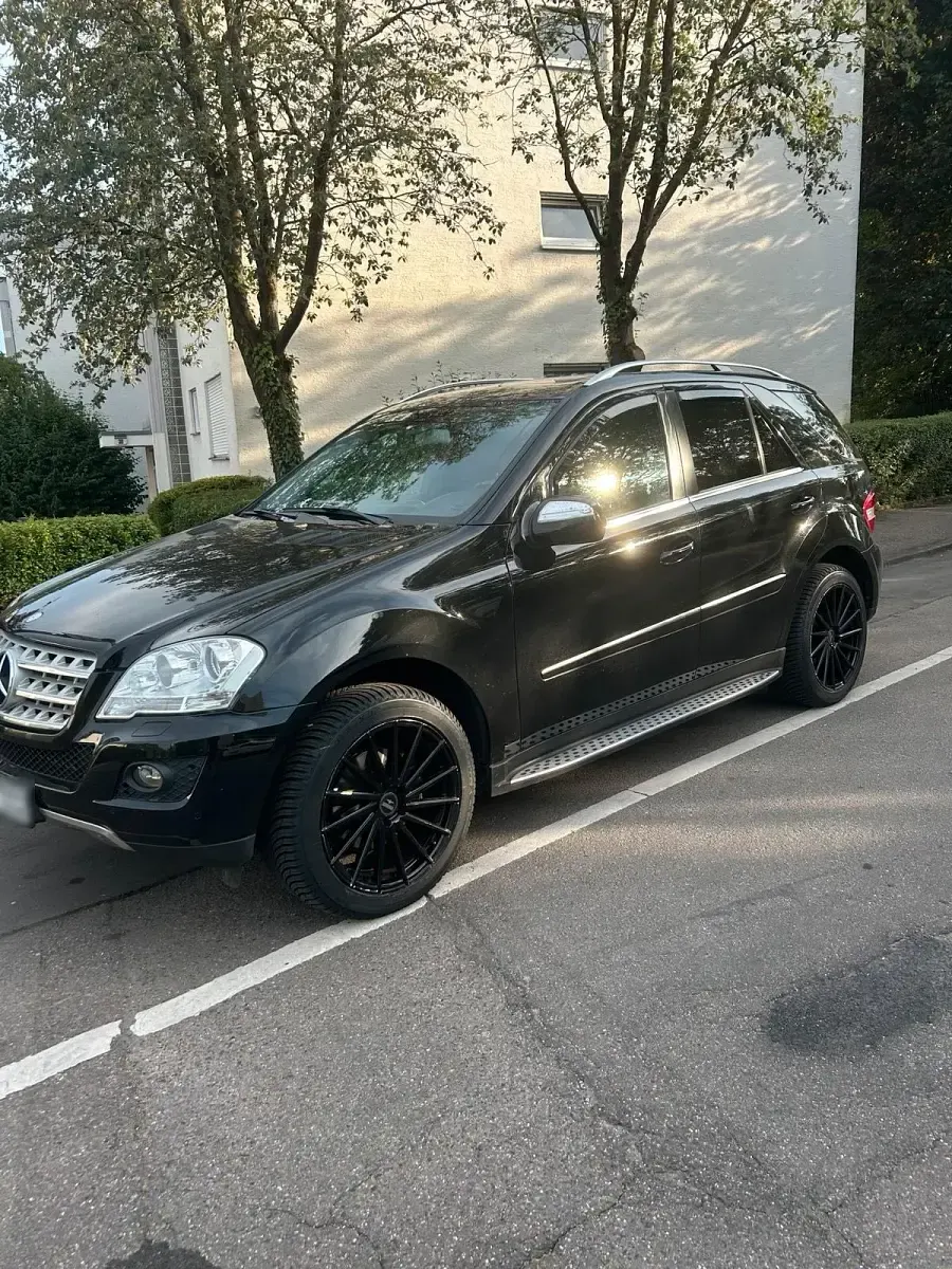 Gebraucht Mercedes ML350 224 PS (164 kW) 2010 Schwarz SUV