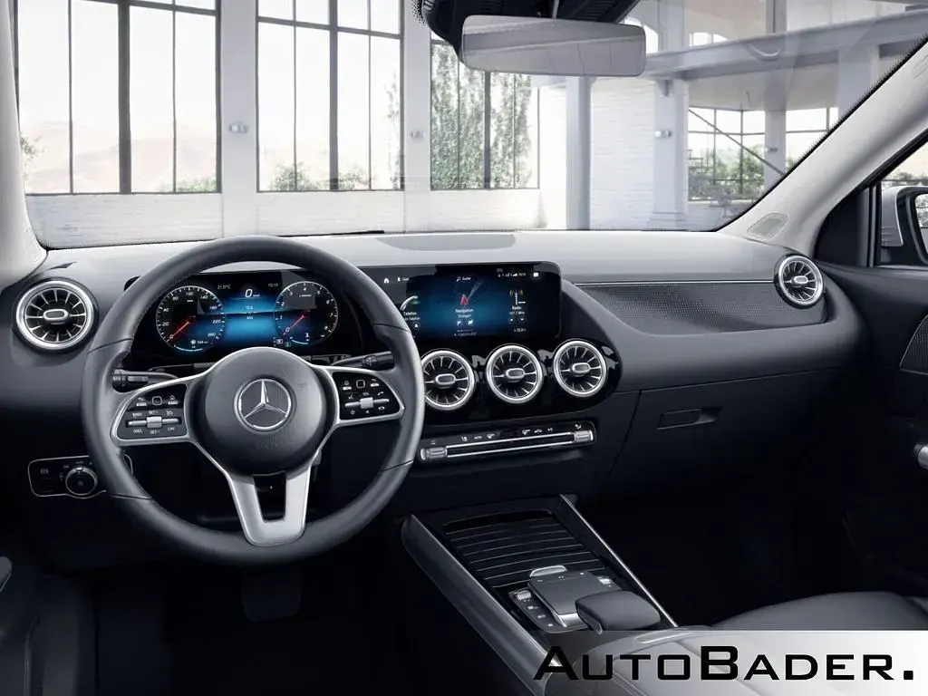 Second-hand Mercedes GLA250 Progressive 224 CP (164 kW) 2020 Argintiu SUV