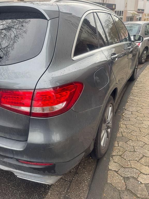 Gebraucht Mercedes GLC250 204 PS (150 kW) 2017 Grau SUV