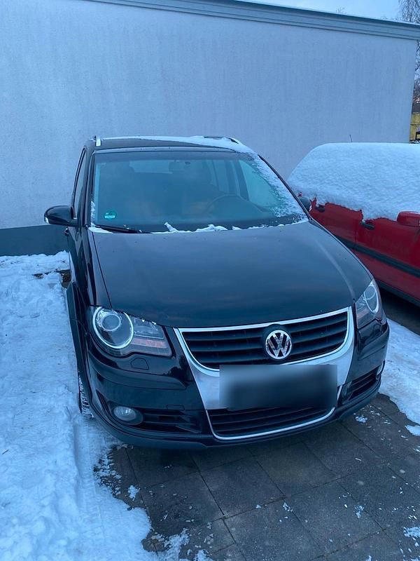 Schwarz Gebraucht 2008 VW Touran Cross Van / Kleinbus | 4.350 € (Fairer Preis) - Bild 1/4