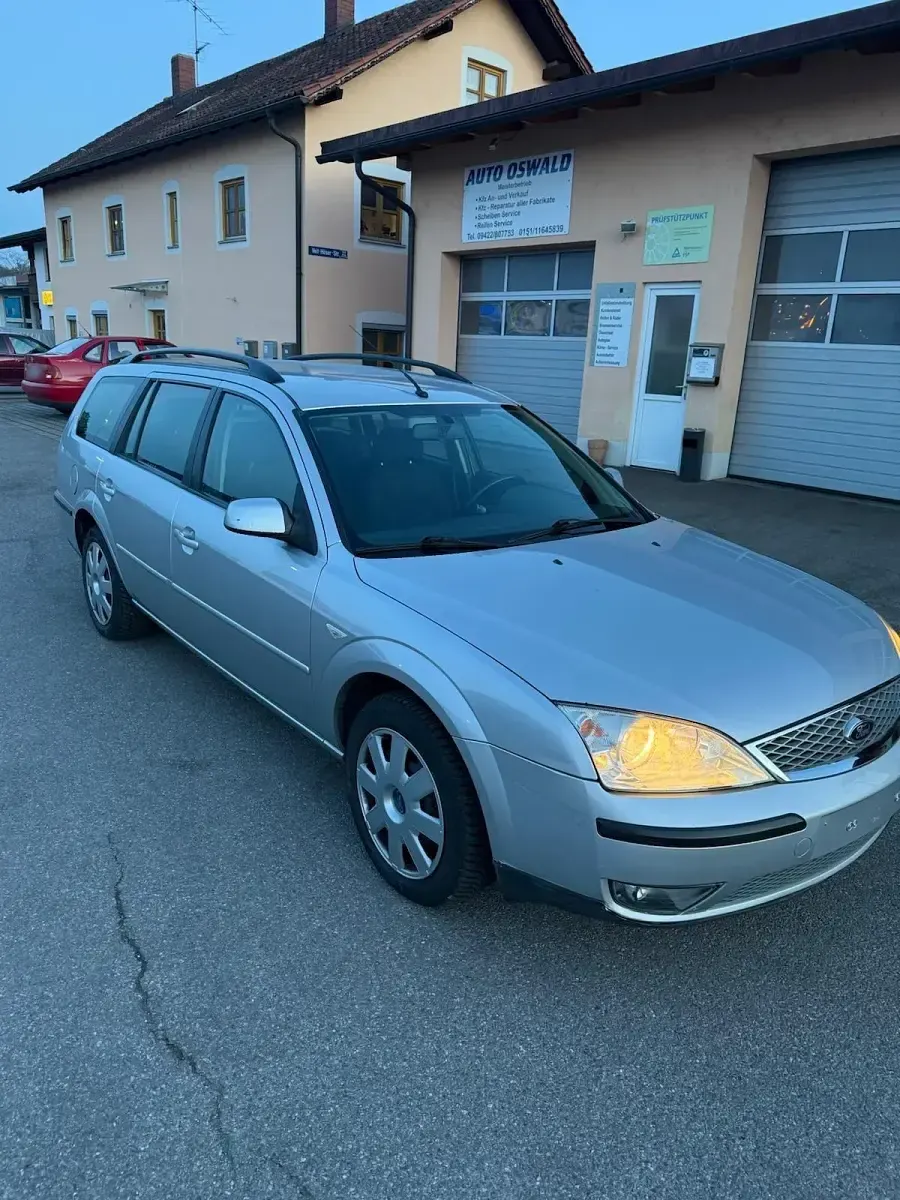 Gebraucht Ford Mondeo 120 PS (88 kW) 2006 Silber Kombi