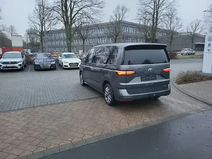 Second-hand VW Multivan Life 218 CP (160 kW) 2021 Gri Monovolum