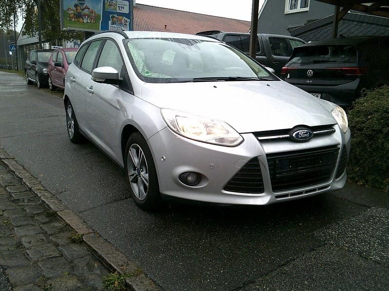 Gebraucht Ford Focus SYNC Edition 125 PS (91 kW) 2013 Silber Kombi