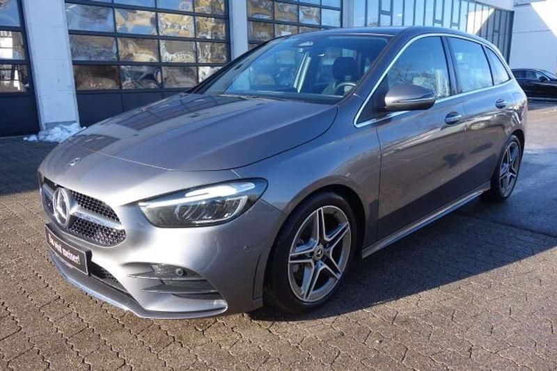Gebraucht Mercedes B220 AMG 190 PS (139 kW) 2022 Lack mountaingrau Van / Kleinbus