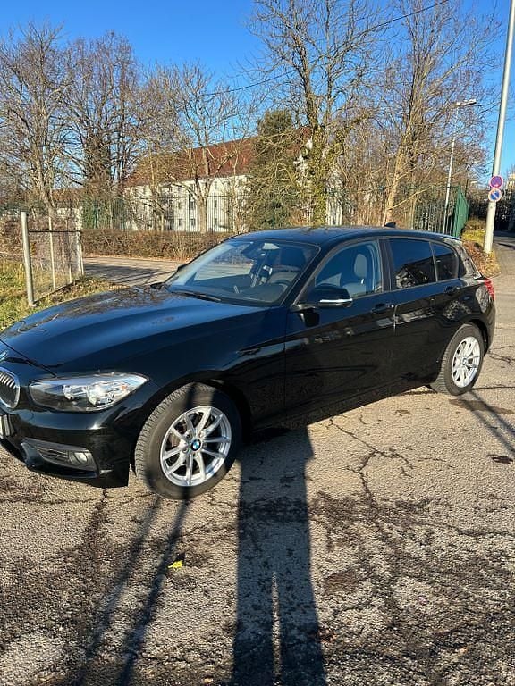 Gebraucht BMW 116 109 PS (80 kW) 2015 Schwarz Kleinwagen