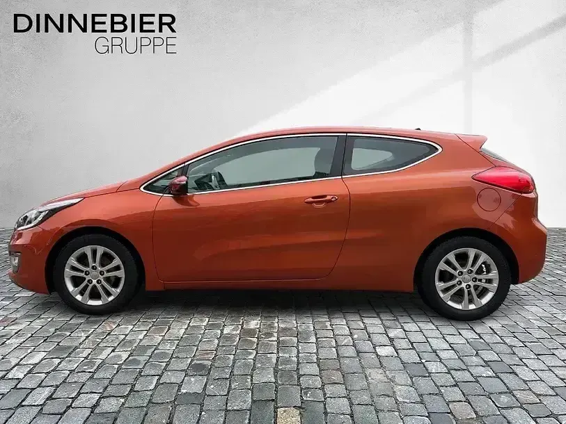Gebraucht Kia ProCeed Spirit 135 PS (99 kW) 2014 Techno orange Kleinwagen
