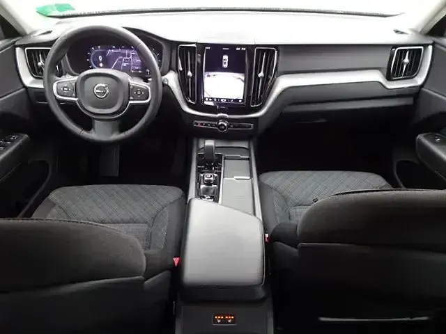 Gebraucht Volvo XC60 Core 197 PS (144 kW) 2023 Thunder grey SUV