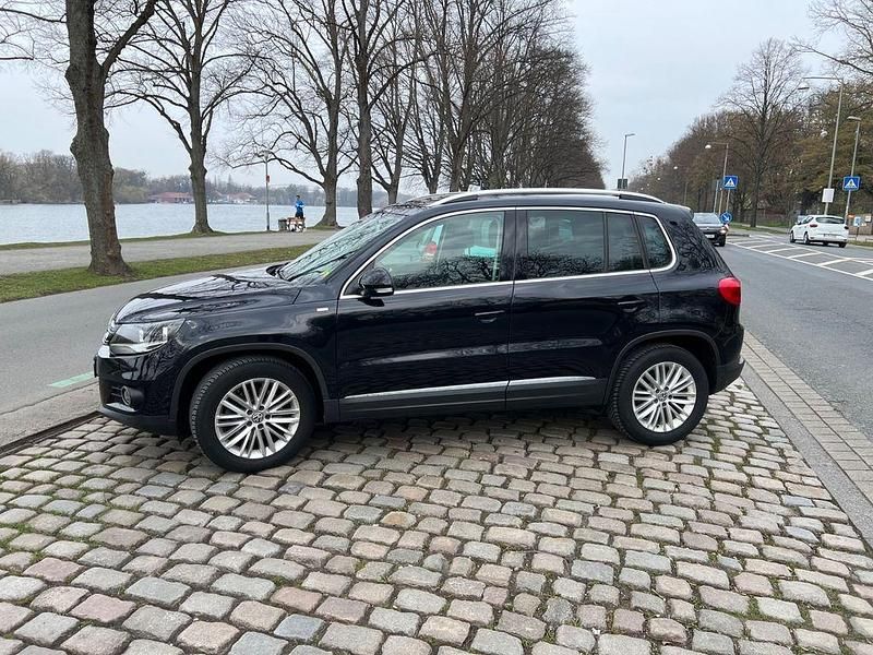 Gebraucht VW Tiguan Sportline 122 PS (89 kW) 2014 Schwarz SUV