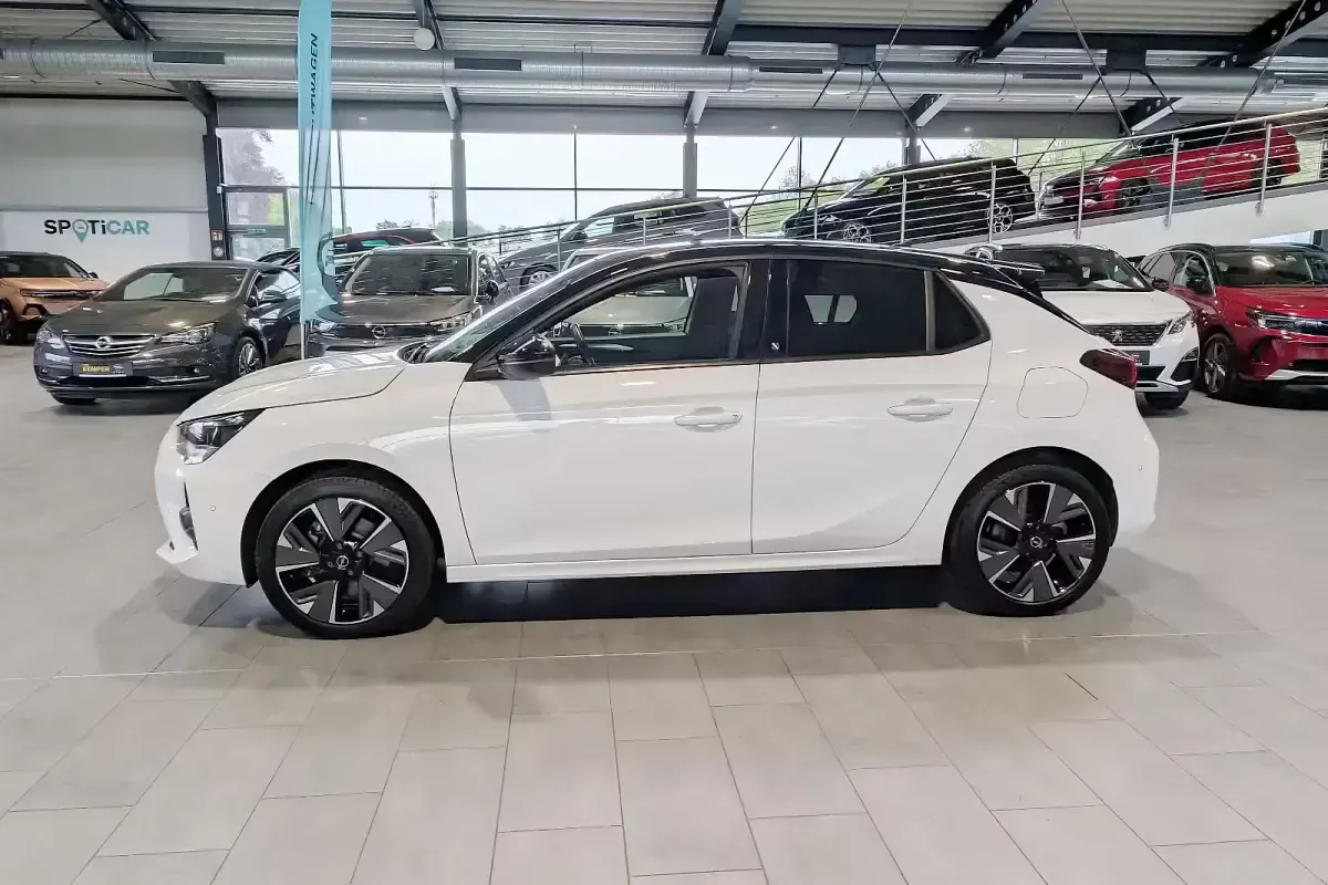 Gebraucht Opel Corsa-e 100 kW (136 PS) 2022 Weiß Kleinwagen