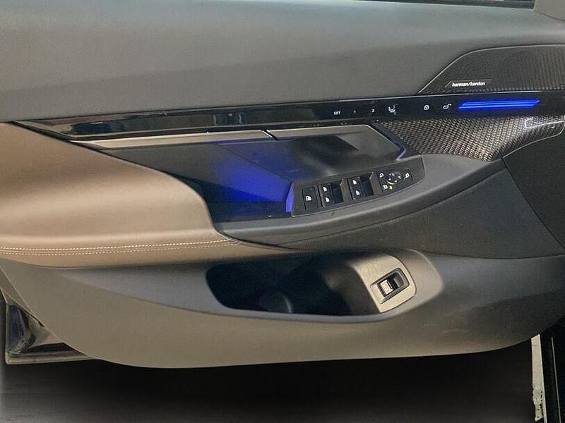 Gebraucht BMW 520 M Sport 190 PS (139 kW) 2025 Schwarz Kombi