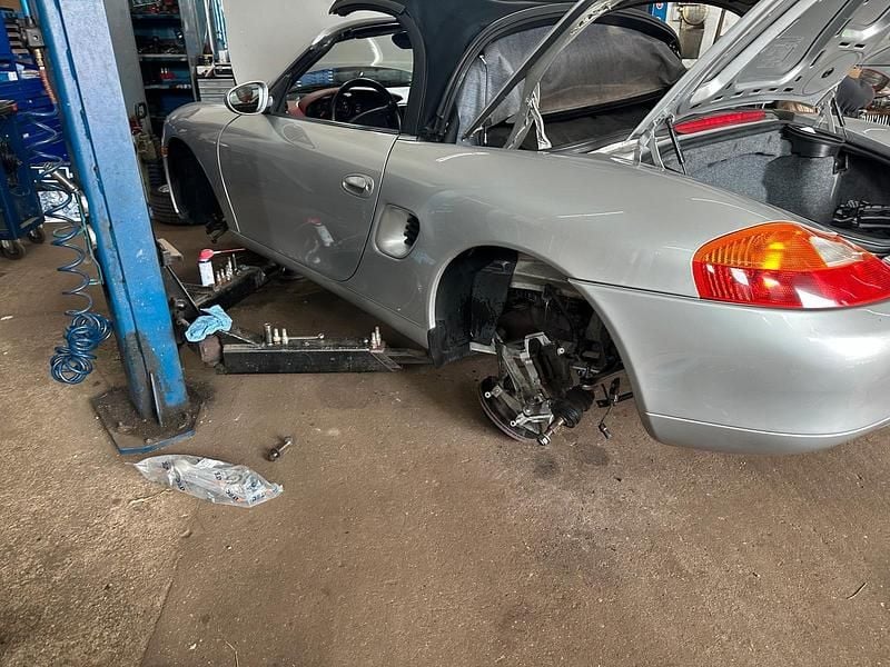 Gebraucht Porsche 986 Boxster 204 PS (150 kW) 1997 Silber Cabrio