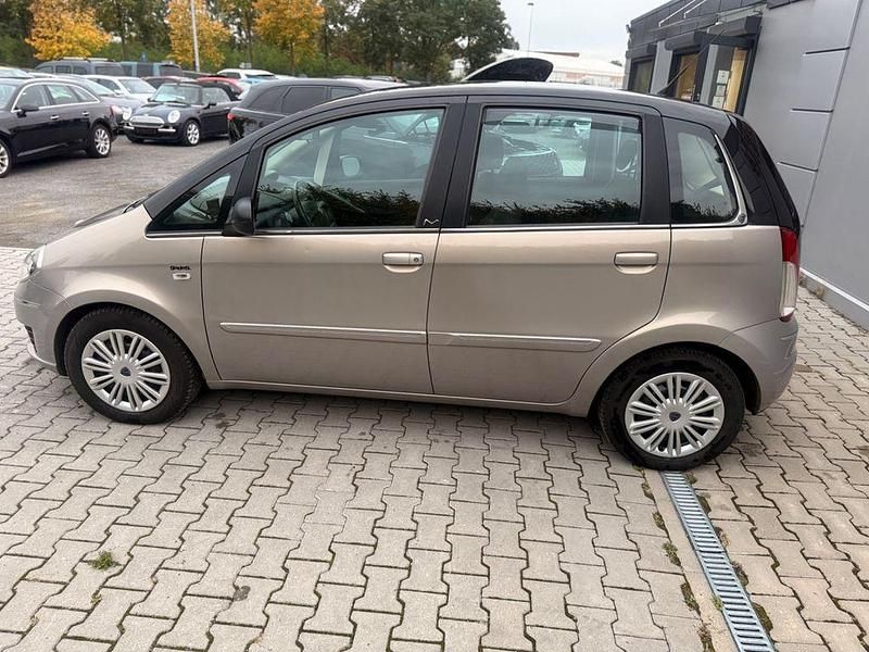 Gebraucht 2012 Lancia Musa Gold Van / Kleinbus | 4.499 € (Etwas zu teuer) - Bild 1/4