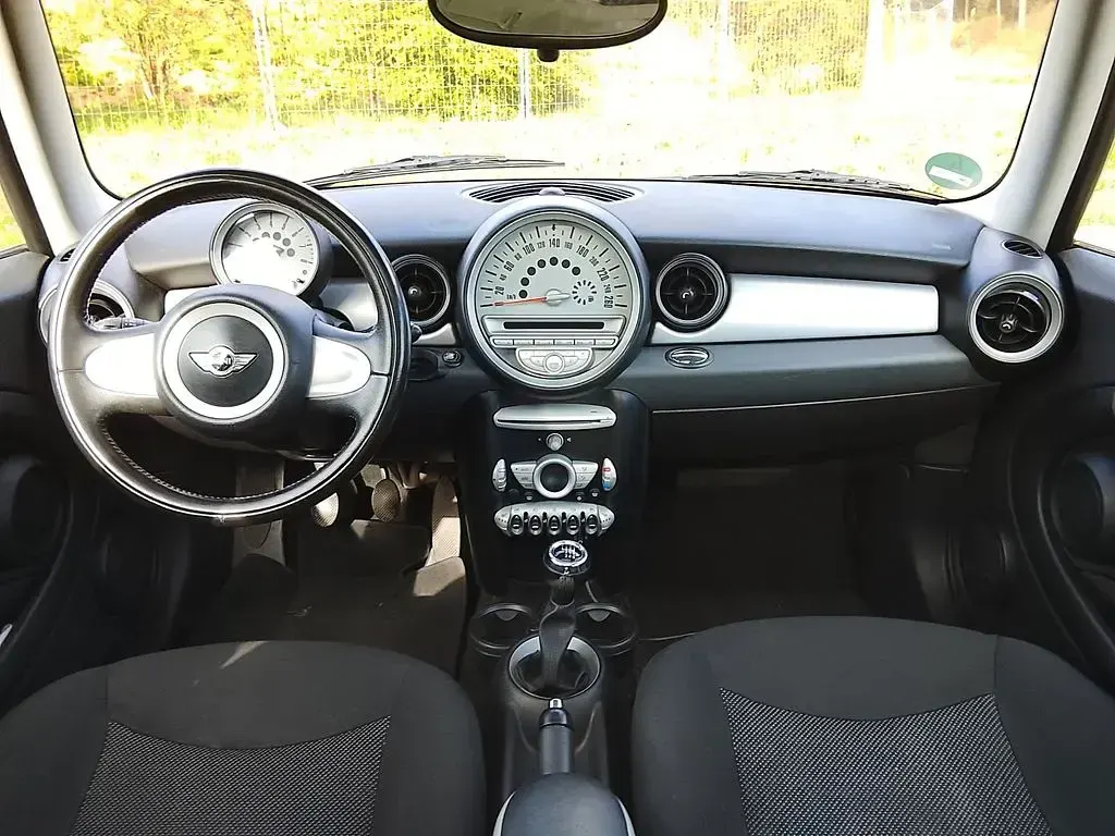 Usata Mini Cooper 120 CV (88 kW) 2009 Bianco Utilitaria