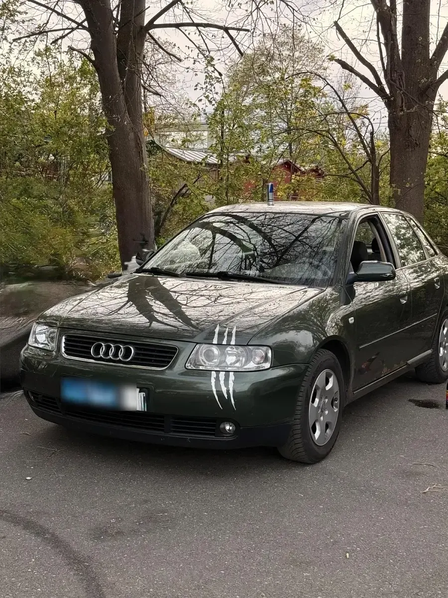 Usado Audi A3 102 HP (75 kW) 2001 Verde Citadino