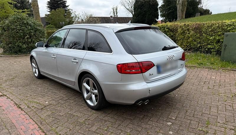 Używany Audi A4 143 KM (105 kW) 2010 Srebrny Kombi