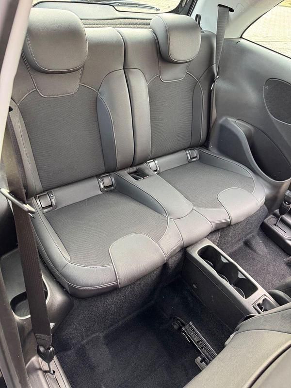 Second-hand Opel Adam 70 CP (51 kW) 2017 Negru Hatchback