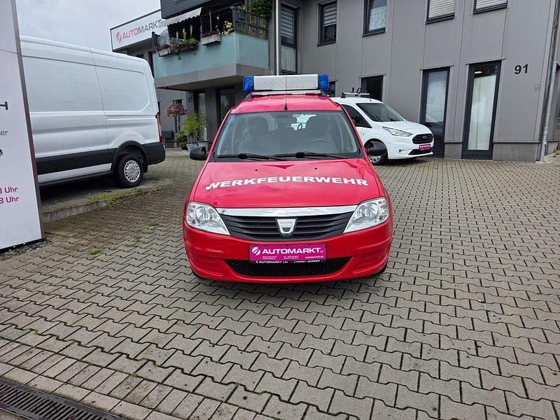 Rot Gebraucht 2011 Dacia Logan MCV Ambiance Kombi | 4.990 € (Teuer) - Bild 1/4