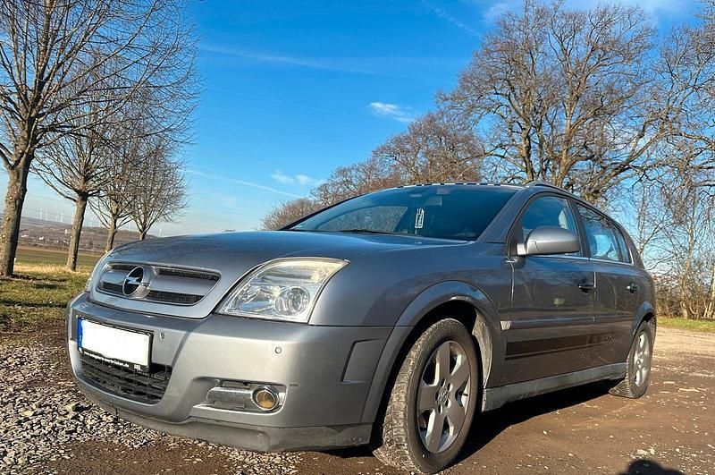Grau Gebraucht 2005 Opel Signum Kombi | 2.000 € (Fairer Preis) - Bild 1/4