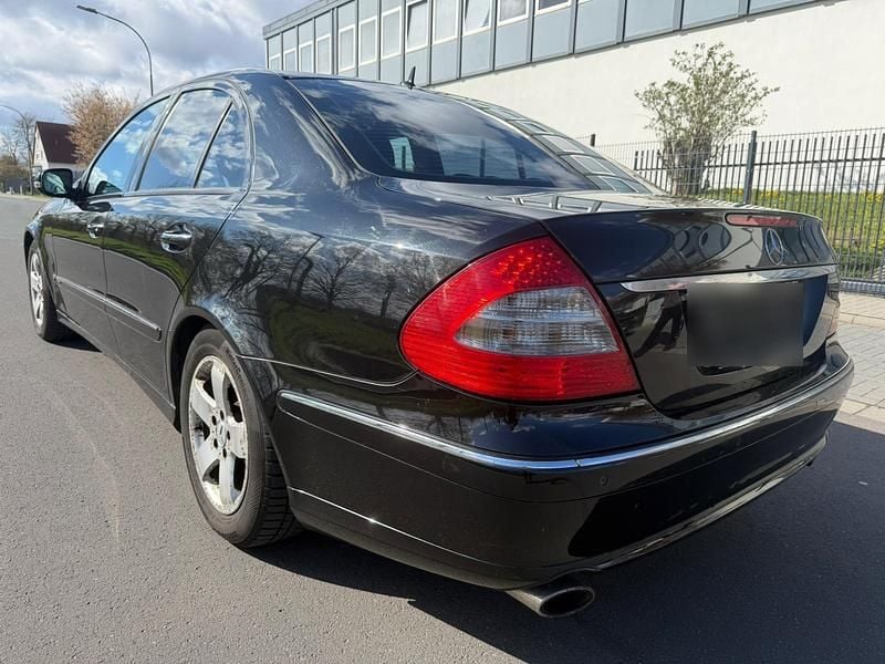Gebraucht Mercedes E320 Avantgarde 224 PS (164 kW) 2007 Schwarz Limousine