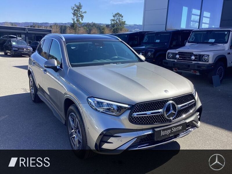 Gebraucht Mercedes GLC300 AMG 204 PS (150 kW) 2024 Silber SUV